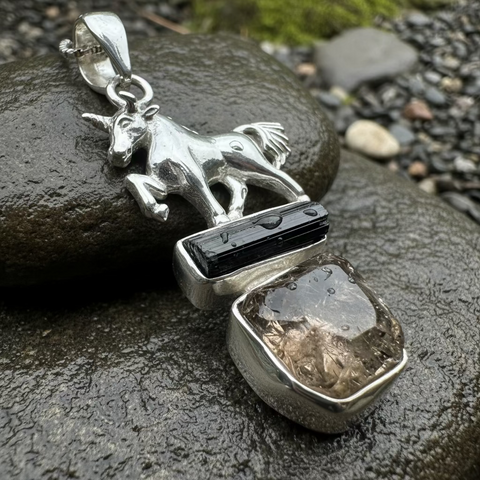 Load image into Gallery viewer, Skyprancer Unicorn Necklace
