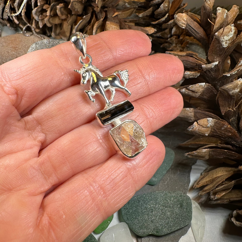 Load image into Gallery viewer, Skyprancer Unicorn Necklace
