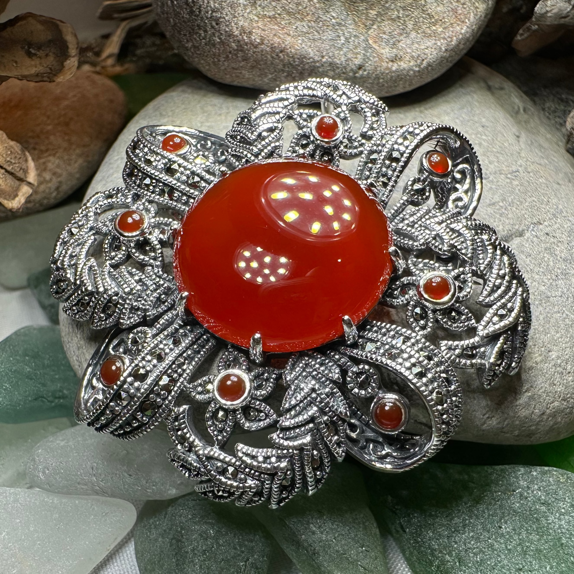Ríona Celtic Knot Brooch — view 8