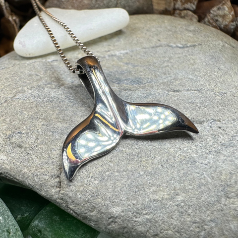Load image into Gallery viewer, Whale Tail Necklace

