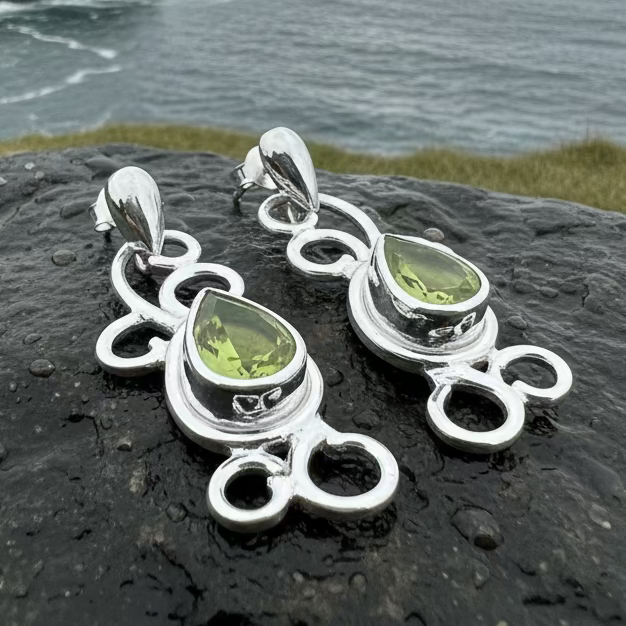 Ariadne Celtic Knot Earrings in Sterling Silver