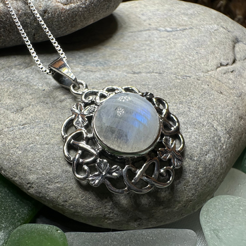 Load image into Gallery viewer, Elana Shamrock Moonstone Necklace
