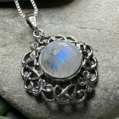 Load image into Gallery viewer, Elana Shamrock Moonstone Necklace
