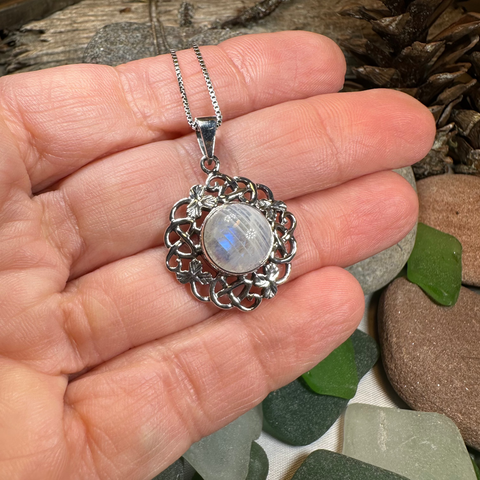 Load image into Gallery viewer, Elana Shamrock Moonstone Necklace
