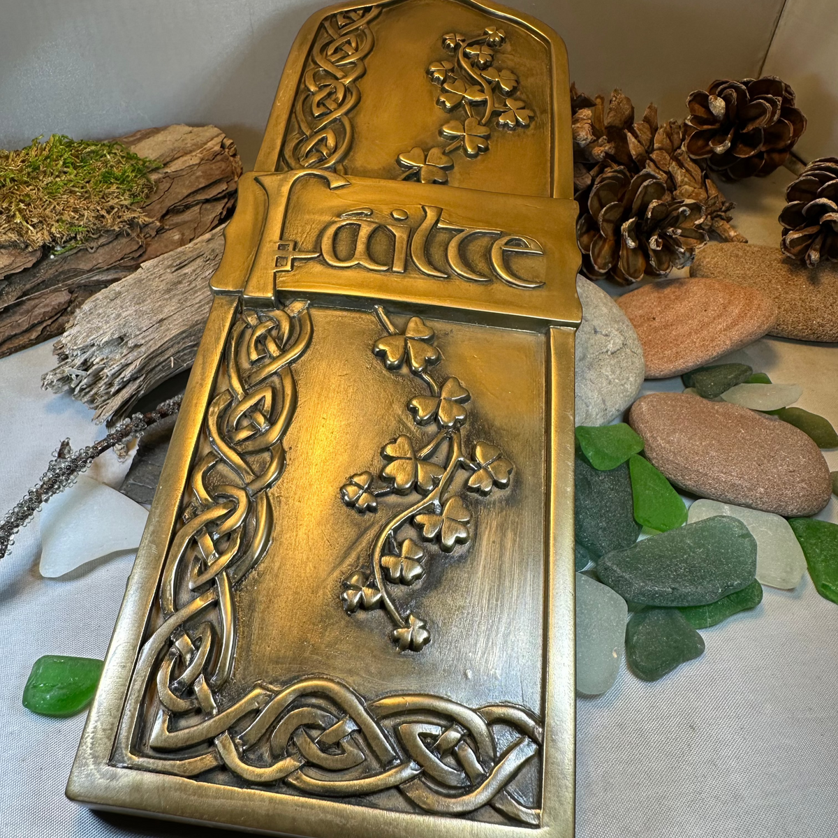 Irish Fáilte Welcome Wall Plaque – Celtic Crystal Design Jewelry