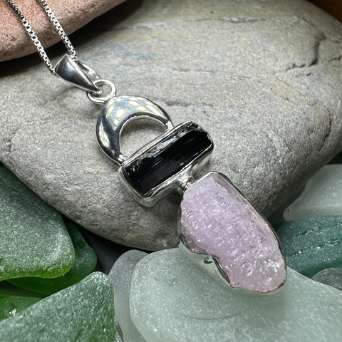 Load image into Gallery viewer, Crescent Moon Necklace
