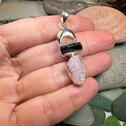 Load image into Gallery viewer, Crescent Moon Necklace
