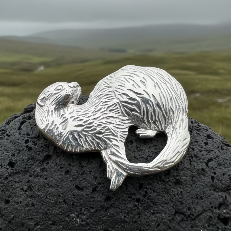 Dratsie Scottish Otter Necklace - Handmade in Scotland