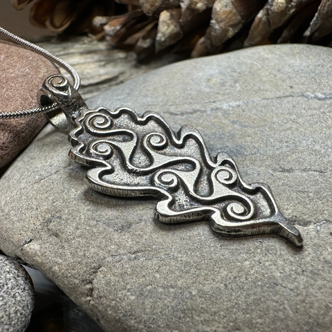 Load image into Gallery viewer, Celtic Oak Leaf Pewter Necklace
