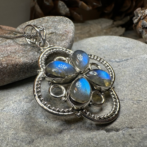 Load image into Gallery viewer, Astrid Aurora LabradoriteNecklace
