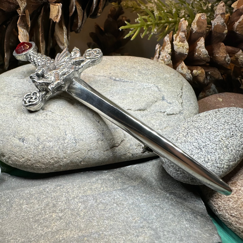 Load image into Gallery viewer, Welsh Dragon Kilt Pin
