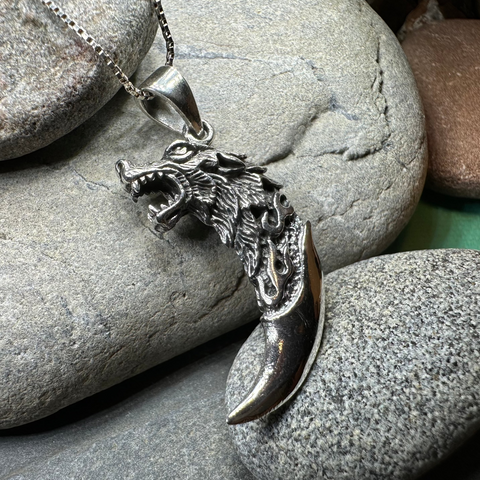 Load image into Gallery viewer, Wolf Claw Necklace

