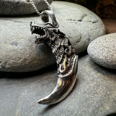 Load image into Gallery viewer, Wolf Claw Necklace
