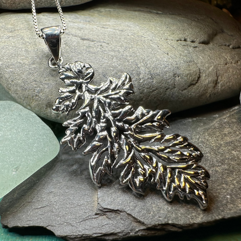 Load image into Gallery viewer, Derwen Oak Leaf Necklace in Sterling Silver
