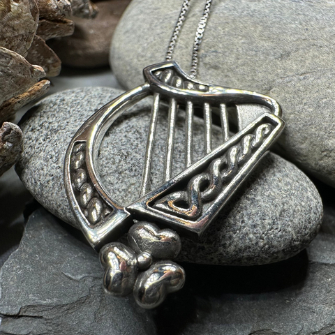 Load image into Gallery viewer, Oisin Irish Shamrock Harp Necklace in Sterling Silver
