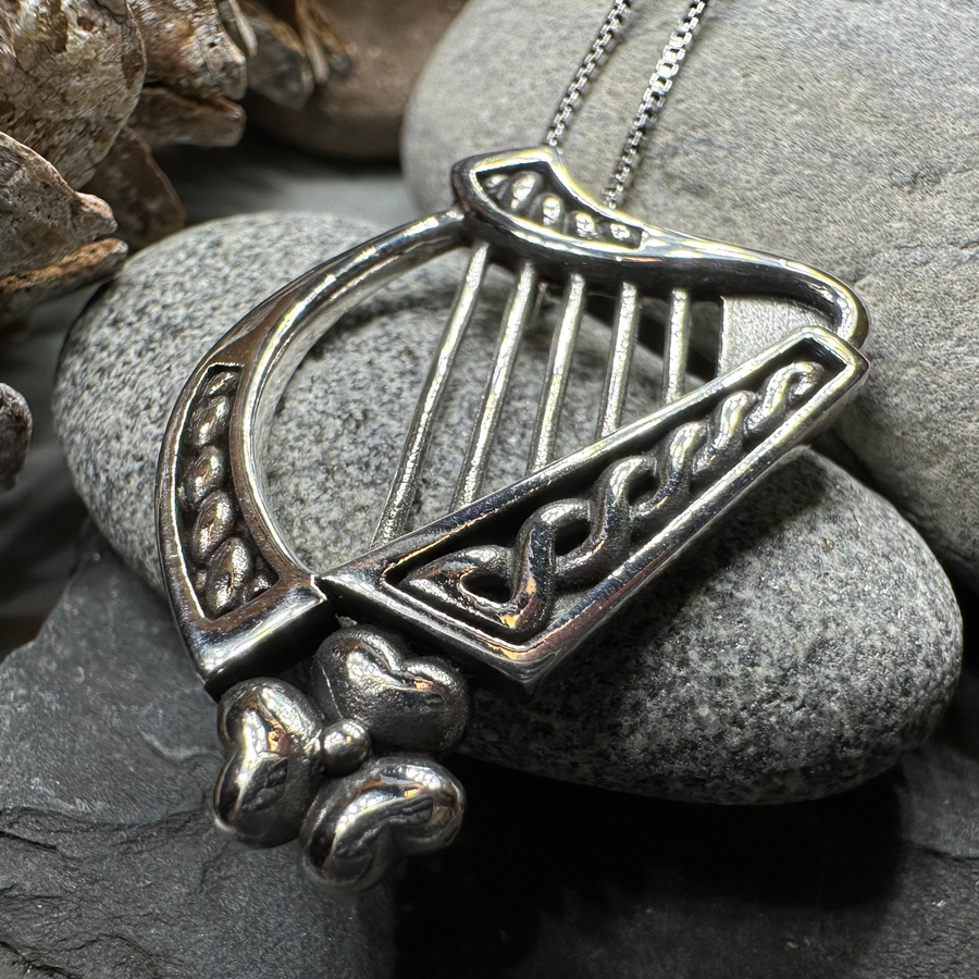 Oisin Shamrock Harp Necklace