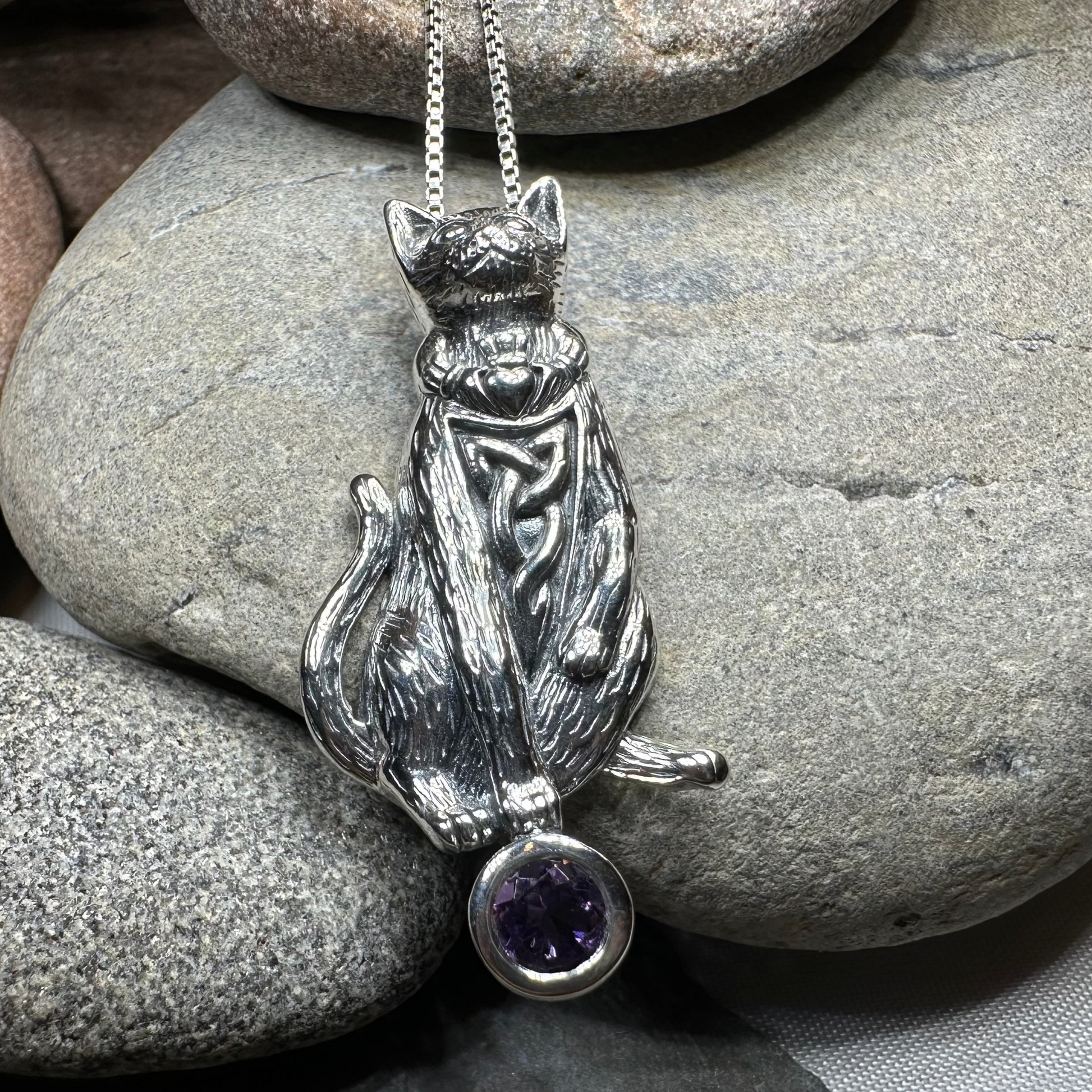 Claddagh Irish Cat Necklace — view 2