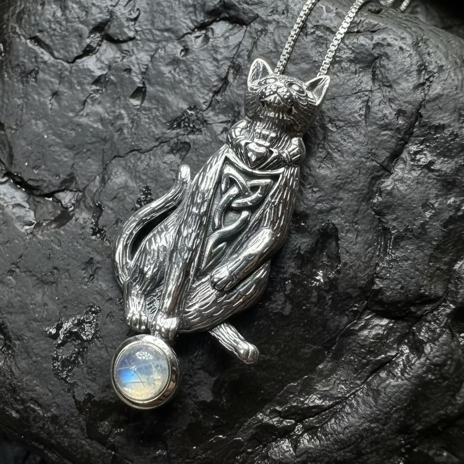 Claddagh Irish Cat Necklace — view 6