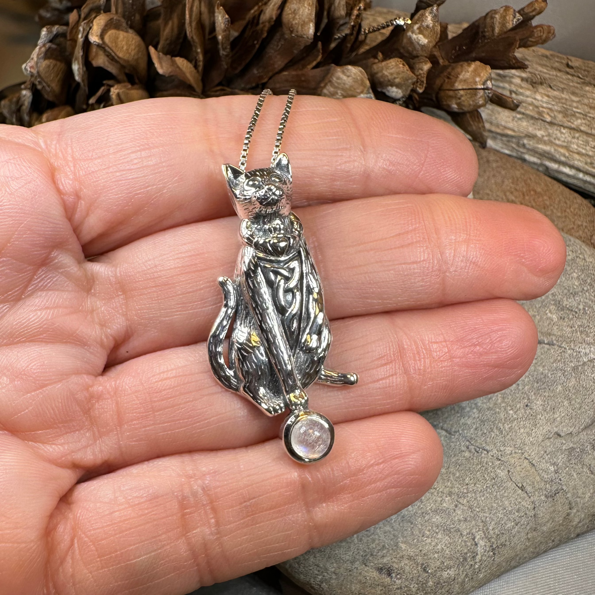 Claddagh Irish Cat Necklace — view 4