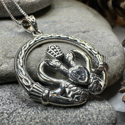 Load image into Gallery viewer, Celtic Swan Claddagh Necklace in Sterling Silver
