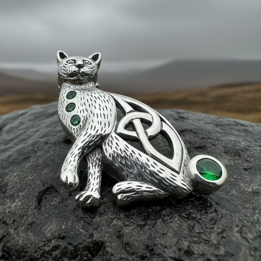 Salem Celtic Cat Necklace in Sterling Silver