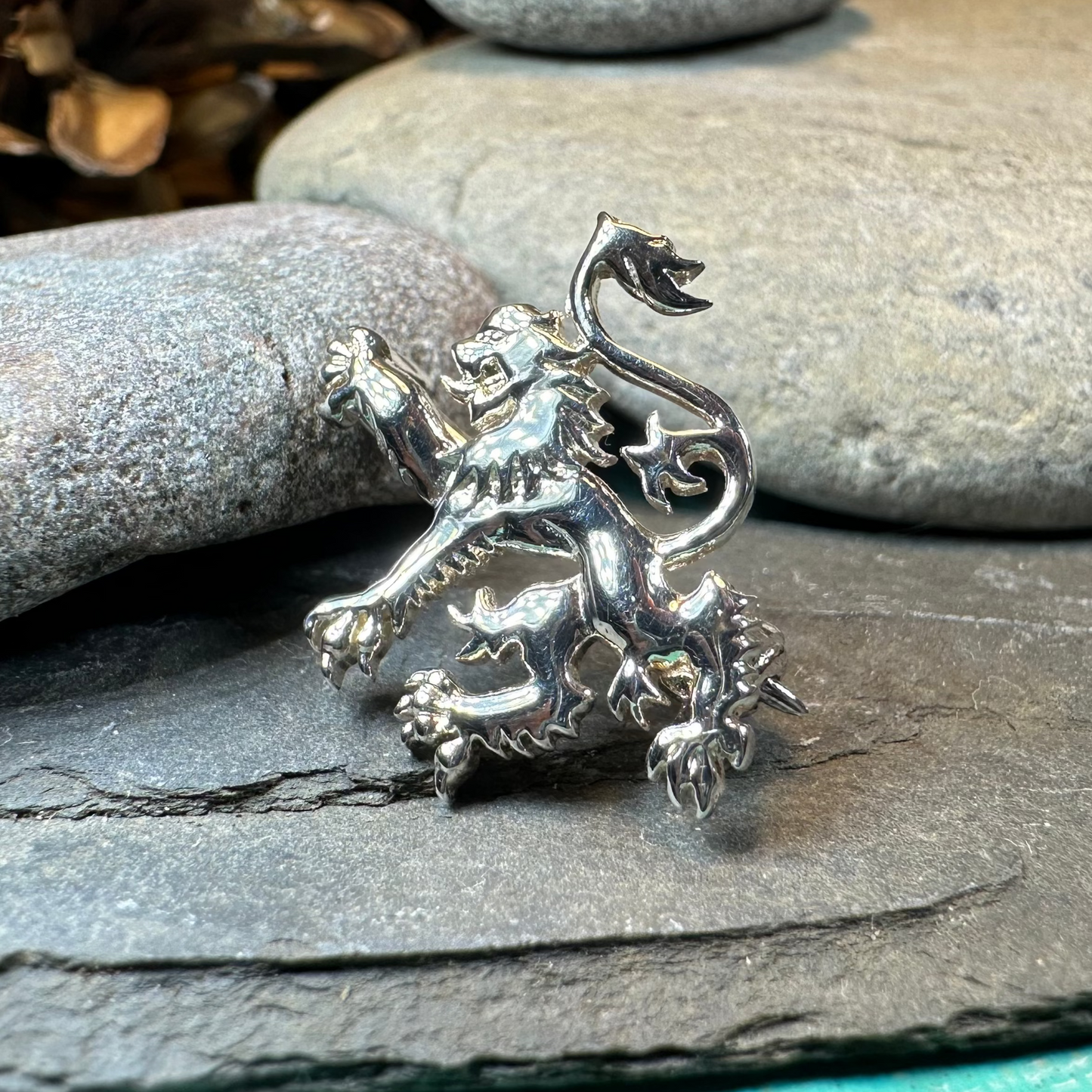 Scotland Royal Lion Lapel Pin — view 7