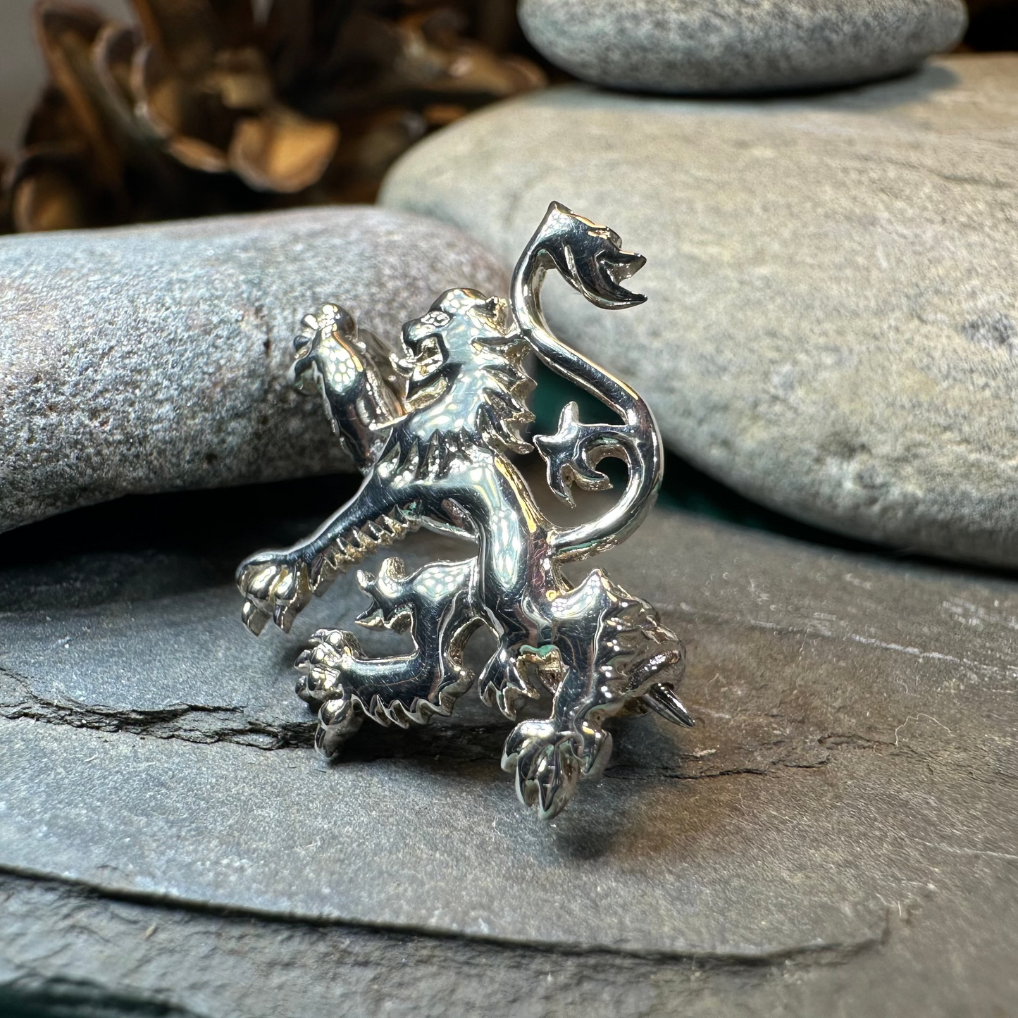 Scotland Royal Lion Lapel Pin — view 6