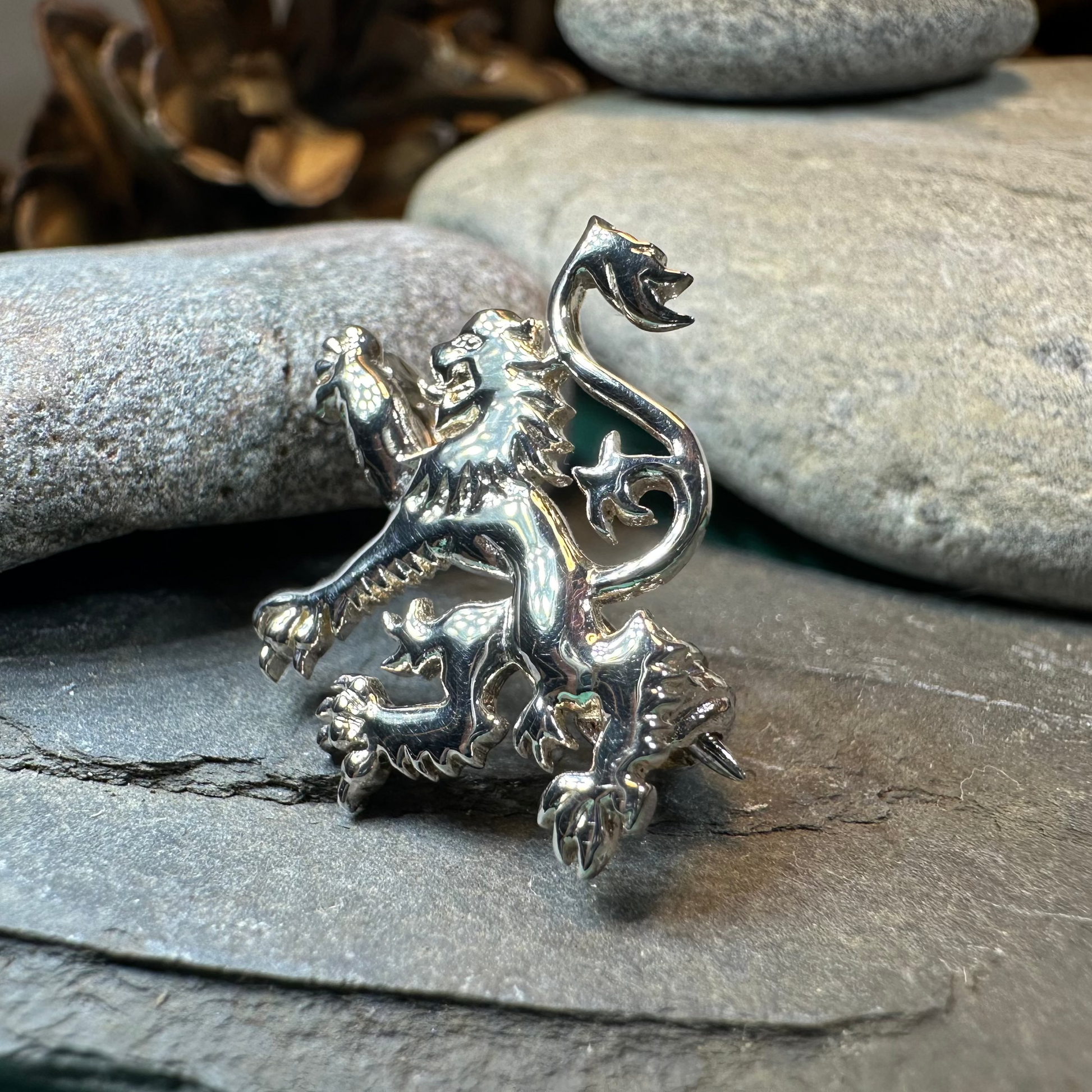 Scotland Royal Lion Lapel Pin — view 6