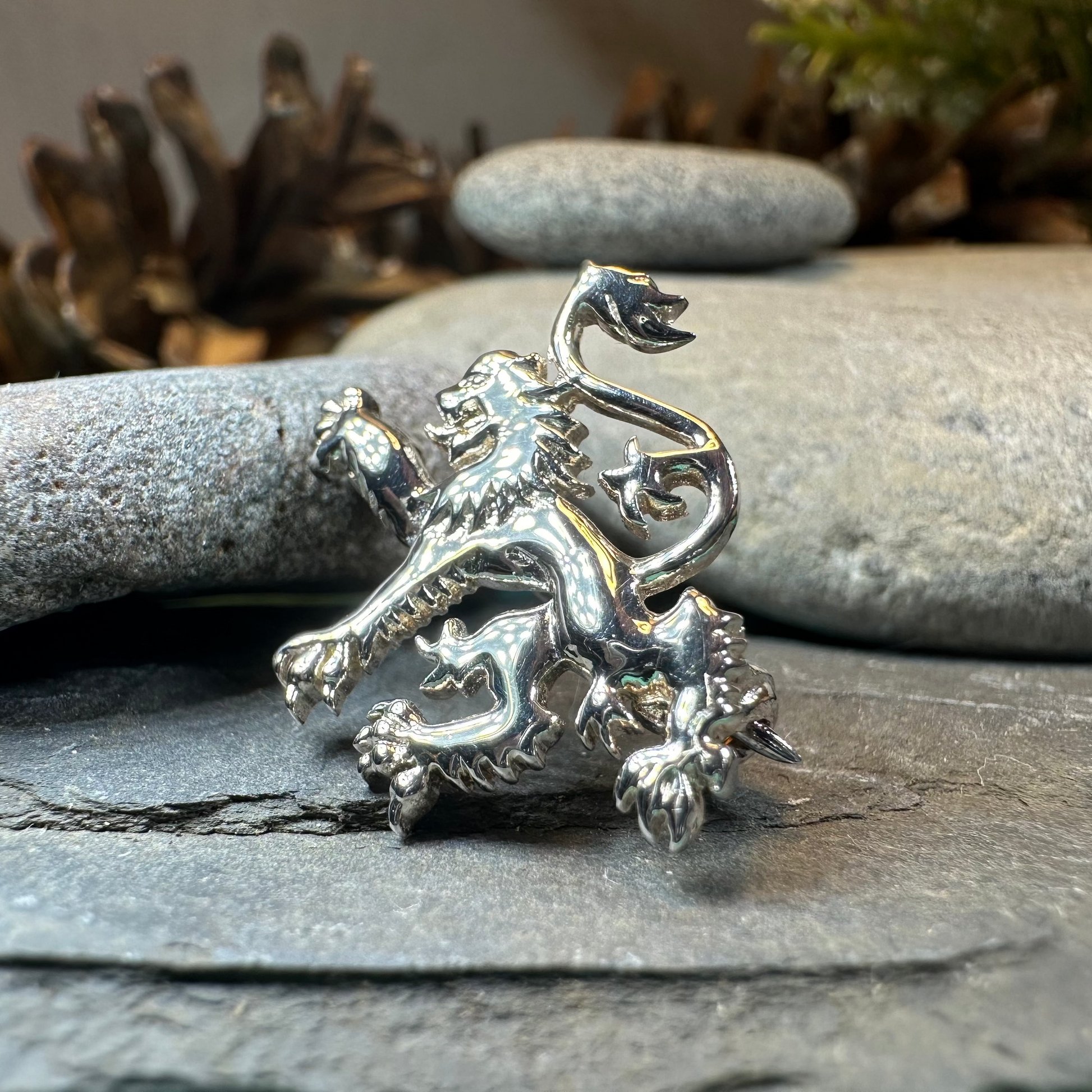 Scotland Royal Lion Lapel Pin — view 2