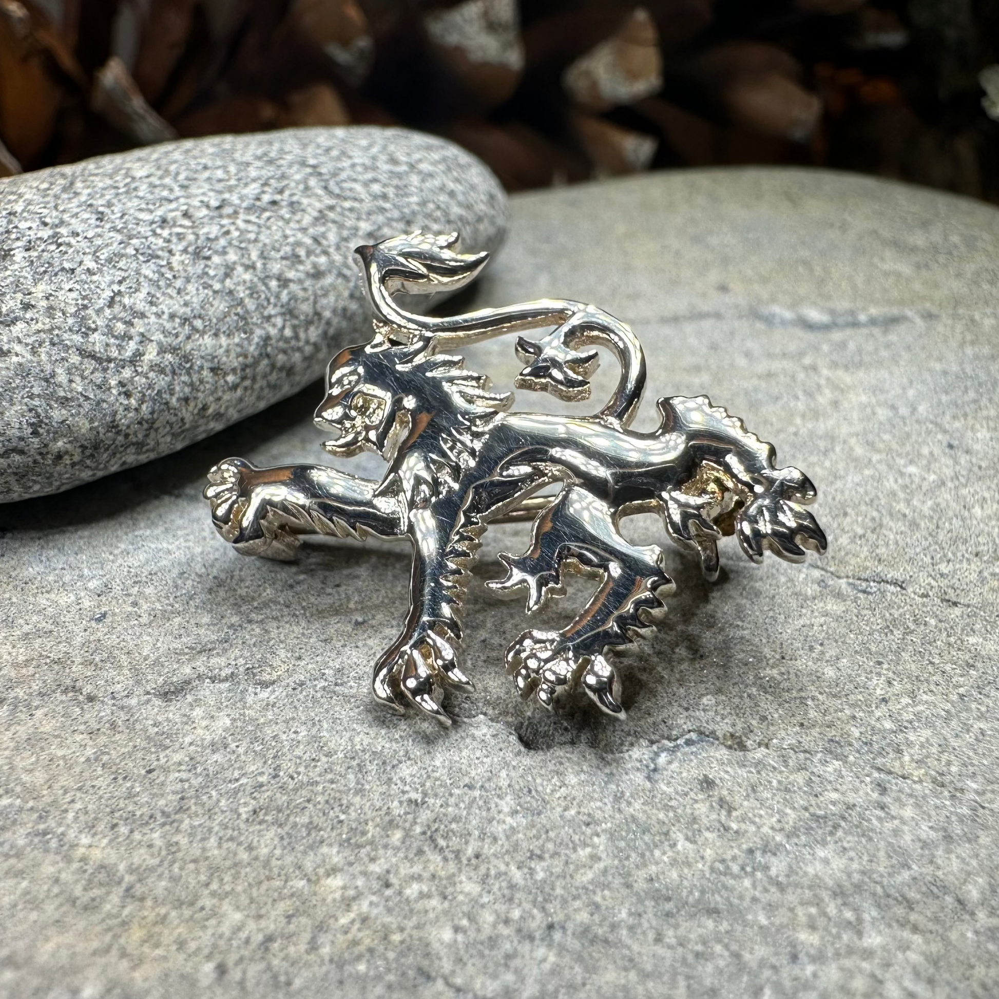 Scotland Royal Lion Lapel Pin — view 4