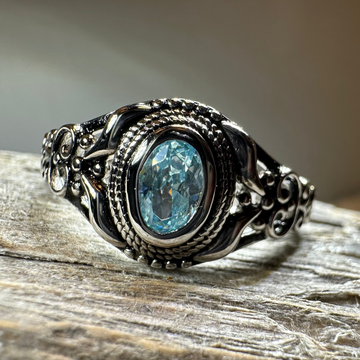 Romantic Celtic Knot Ring in Sterling Silver — view 8