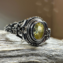 Load image into Gallery viewer, Romantic Celtic Knot Ring
