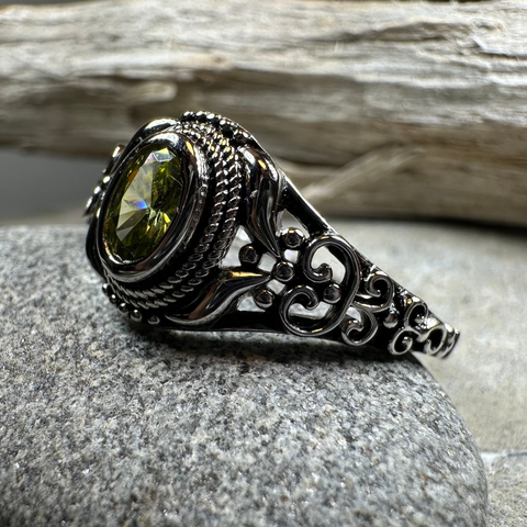 Load image into Gallery viewer, Romantic Celtic Knot Ring in Sterling Silver
