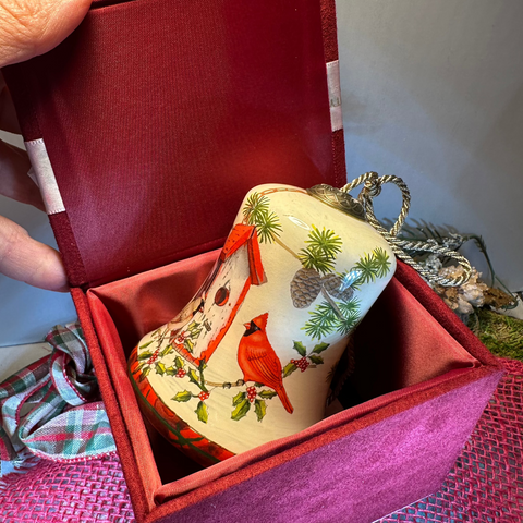 Load image into Gallery viewer, Scottish Home Tweet Home Cardinals Ornament
