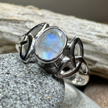 Load image into Gallery viewer, Cordelia Trinity Knot Ring
