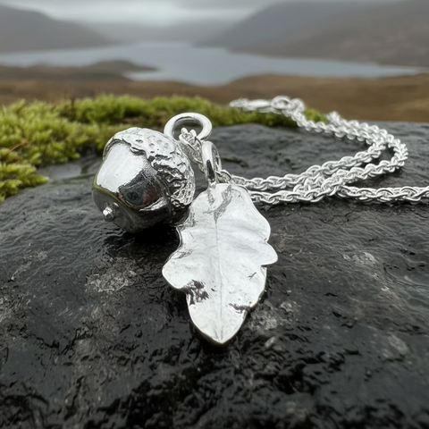 Load image into Gallery viewer, Oak Leaf &amp; Acorn Necklace
