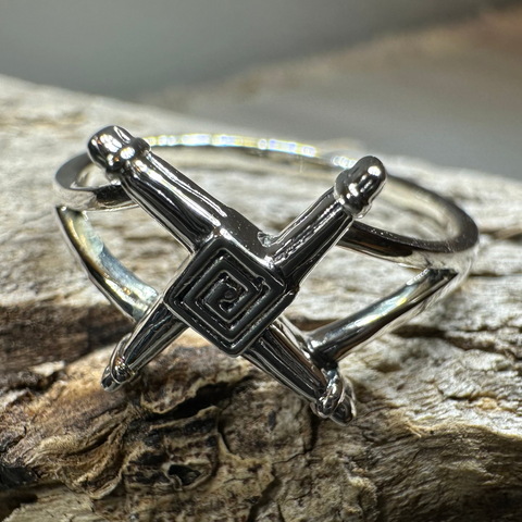 Load image into Gallery viewer, Irish Saint Brigid's Cross Ring in Sterling Silver
