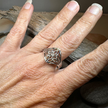 Load image into Gallery viewer, Lucinda Celtic Knot Ring
