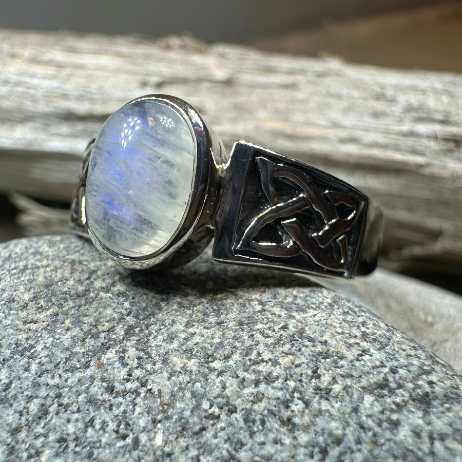 Syra Celtic Knot Ring in Sterling Silver