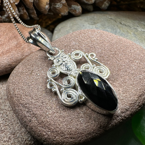 Load image into Gallery viewer, Mirra Owl Necklace in Sterling Silver
