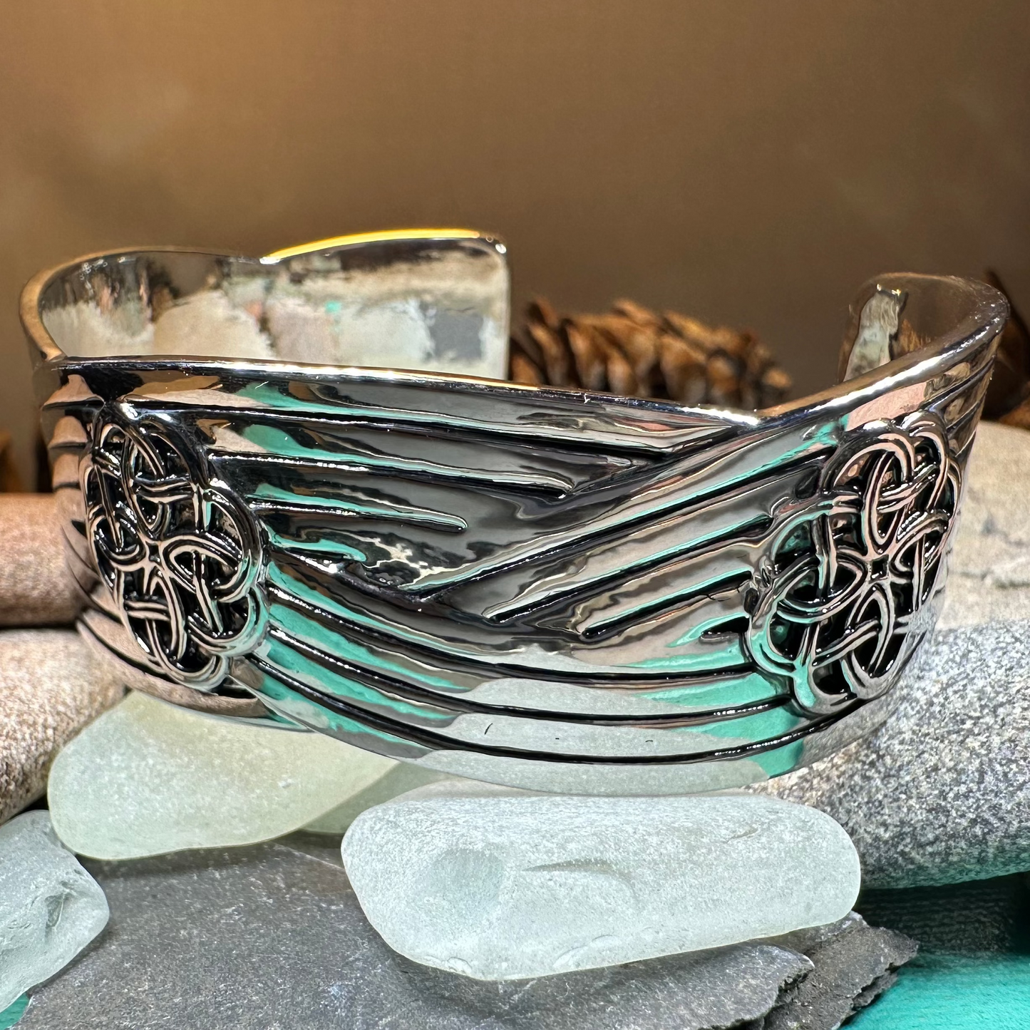 Giorsal Celtic Knot Bracelet — view 4