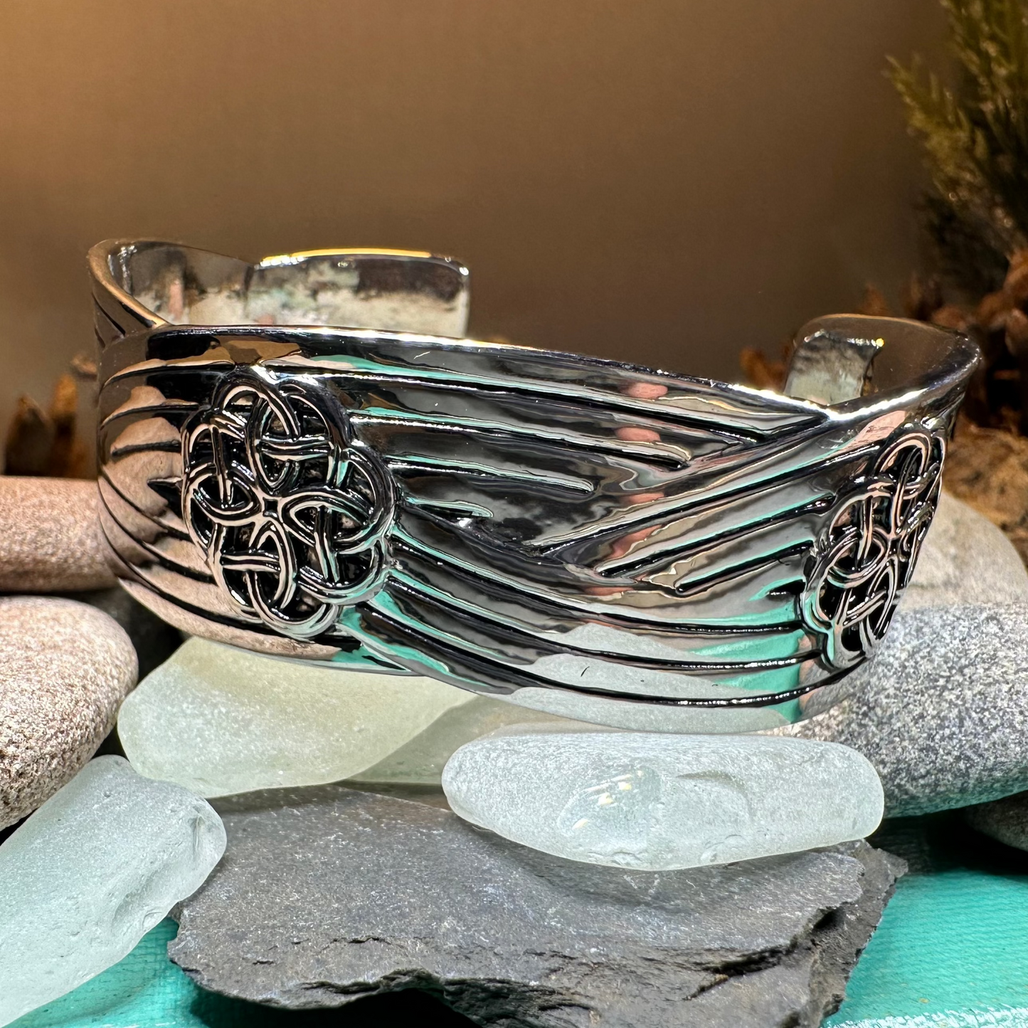 Giorsal Celtic Knot Bracelet — view 5