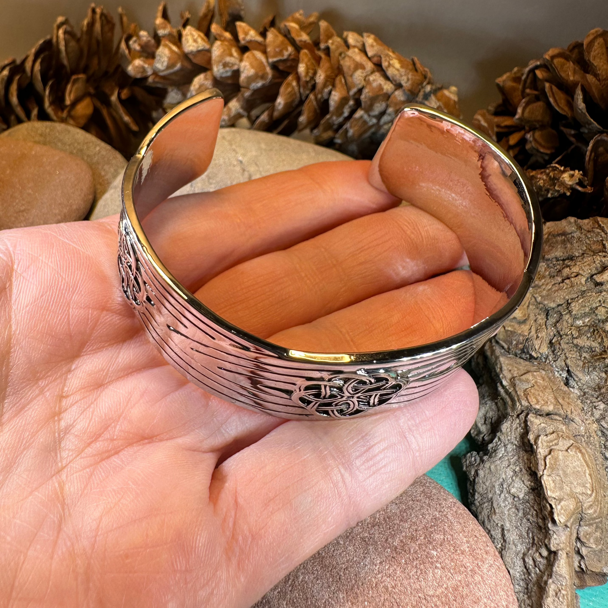 Giorsal Celtic Knot Bracelet — view 3