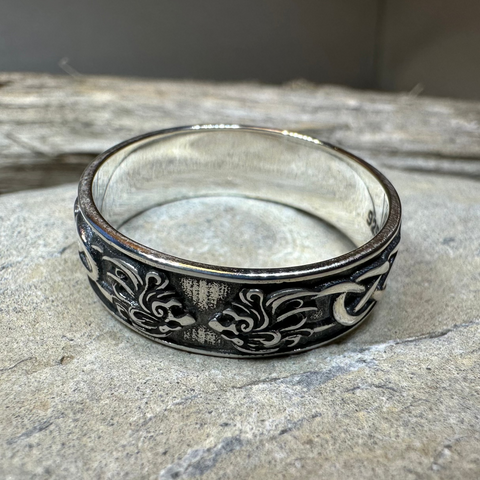 Load image into Gallery viewer, Celtic Lion Ring
