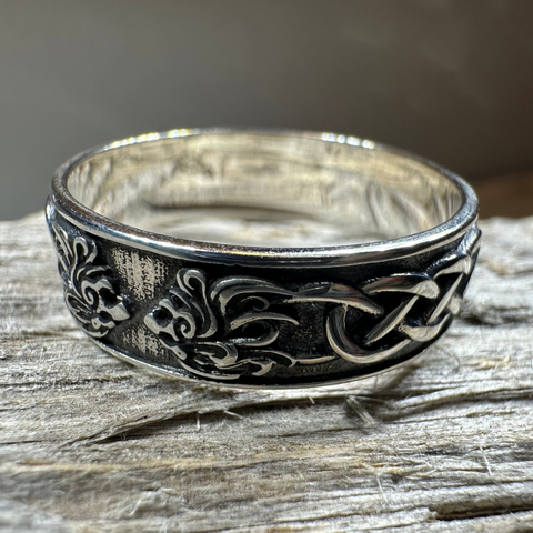 Load image into Gallery viewer, Celtic Lion Ring
