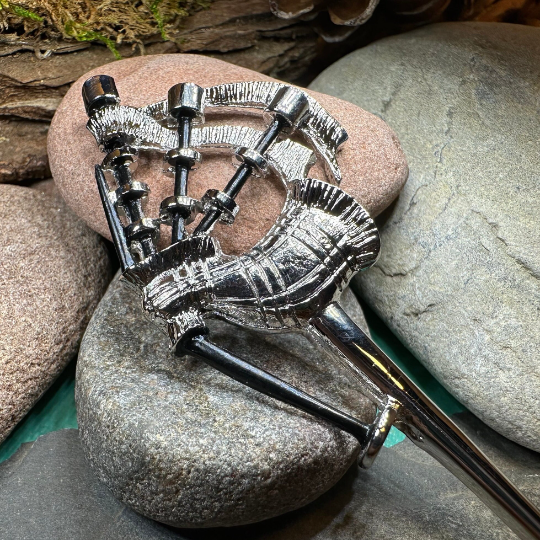 Bagpipes Kilt Pin — view 5