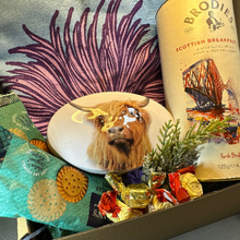 Load image into Gallery viewer, Friendly Thistle Scottish Fudge Gift Box
