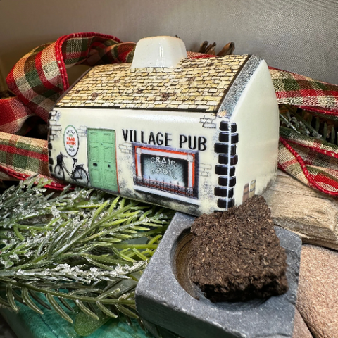 Load image into Gallery viewer, Little Irish Pub Incense Burner
