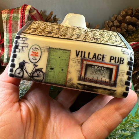 Load image into Gallery viewer, Little Irish Pub Incense Burner
