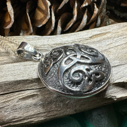 Mochán Celtic Knot Necklace — view 9